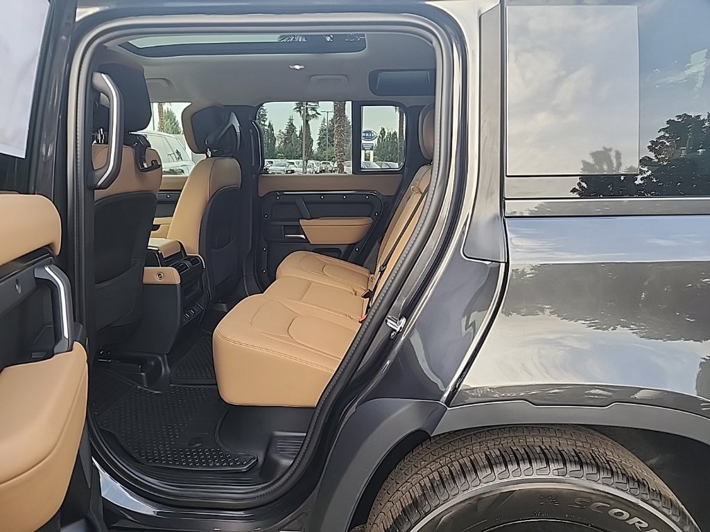 New 2026 Land Rover Defender 110 S AWD/4WD image 13
