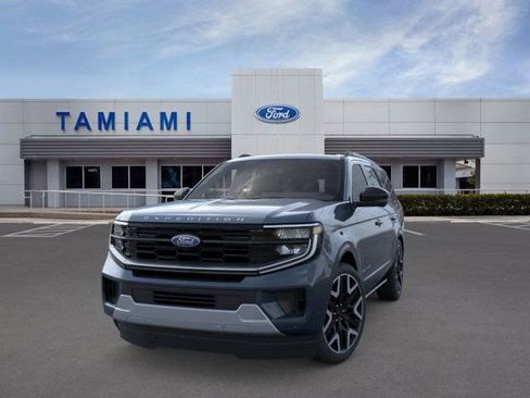 New 2026 Ford Expedition Platinum image 2