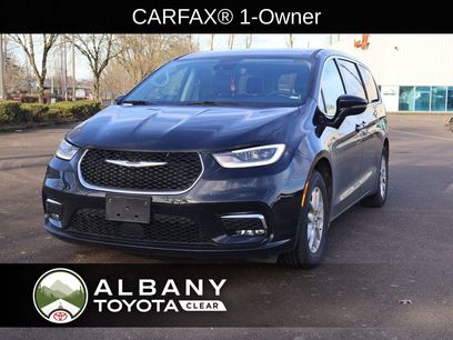 Used 2024 Chrysler Pacifica Touring-L