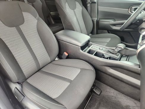 Used 2022 Kia Sorento LX image 18