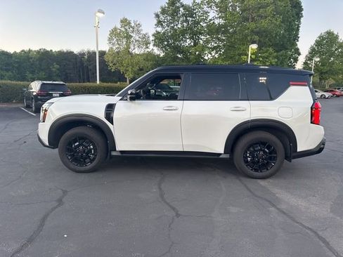 Used 2025 Nissan Armada PRO-4X image 4