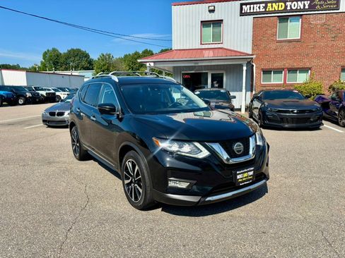 Used 2018 Nissan Rogue SL w/ Premium Package AWD/4WD image 3