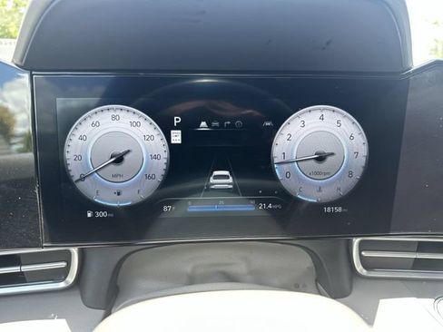 Used 2025 Hyundai Elantra SEL FWD image 26