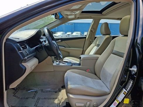 Used 2012 Toyota Camry XLE w/ Leather Pkg FWD image 16