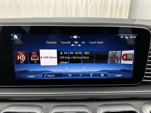 Used 2025 Mercedes-Benz GLE 450 4MATIC image 16