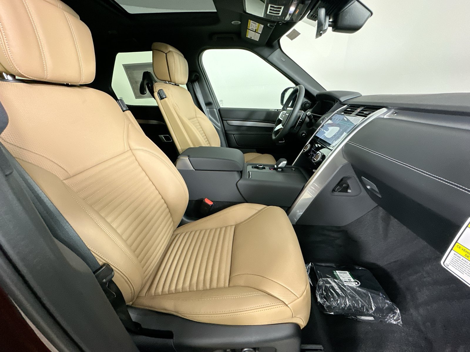 New 2026 Land Rover Discovery Limited Edition AWD/4WD image 44