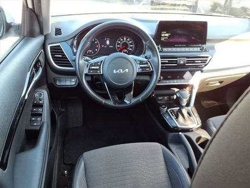 Used 2023 Kia Seltos Nightfall Edition image 4