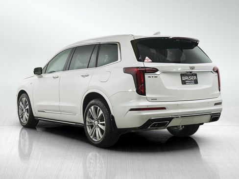Used 2023 Cadillac XT6 Premium Luxury w/ Technology Package AWD/4WD image 3