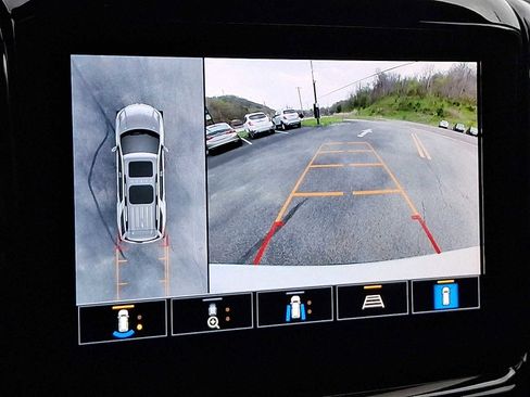 Used 2023 Chevrolet Traverse RS w/ LPO, Floor Liner Package AWD/4WD image 18