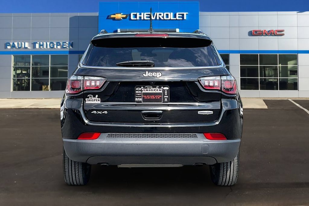 Used 2023 Jeep Compass Latitude AWD/4WD image 5