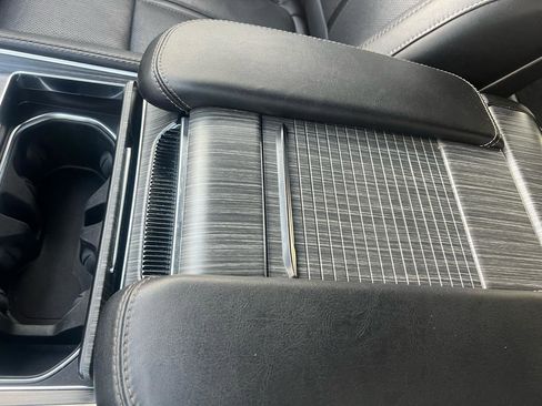 Used 2024 Jeep Wagoneer L Series II image 59