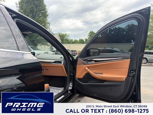 Used 2018 BMW 530i xDrive AWD/4WD image 16