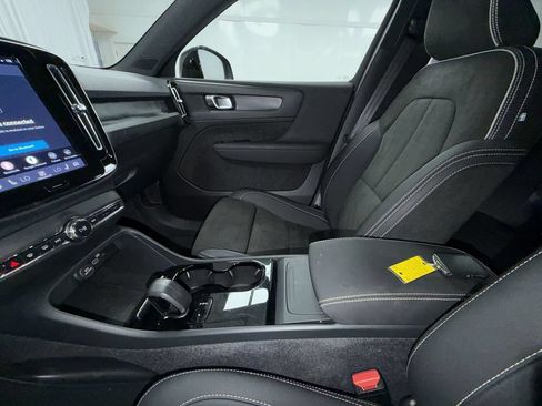 Used 2023 Volvo XC40 Recharge Plus AWD/4WD image 22