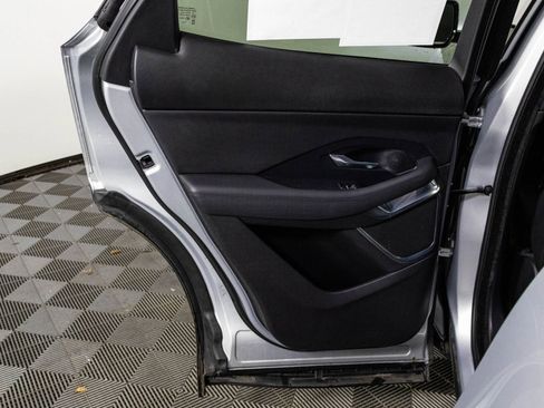 Used 2018 Jaguar E-PACE S image 33