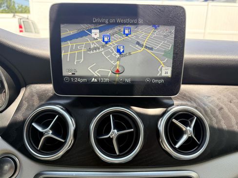 Used 2019 Mercedes-Benz GLA 250 4MATIC image 36