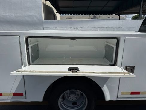 Used 2022 Ford F350 XL w/ Power Equipment Group RWD image 25
