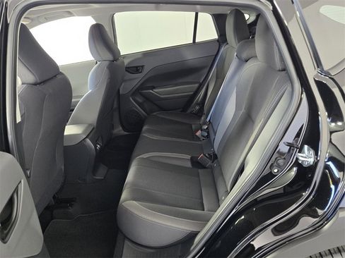 Used 2025 Subaru Crosstrek 2.0i Premium image 8