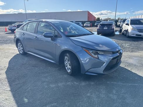 Used 2024 Toyota Corolla LE image 3