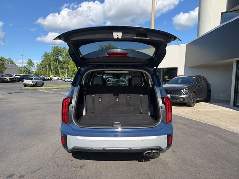Certified 2023 Kia Telluride S w/ S Sunroof Package AWD/4WD image 15