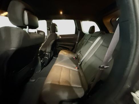 Used 2020 Jeep Grand Cherokee Laredo image 23