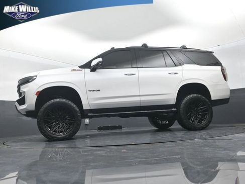 Used 2023 Chevrolet Tahoe Z71 w/ Luxury Package AWD/4WD image 20