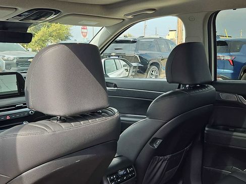 Used 2024 Hyundai Palisade Limited image 16