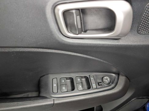 Used 2023 Hyundai Venue SE FWD image 33