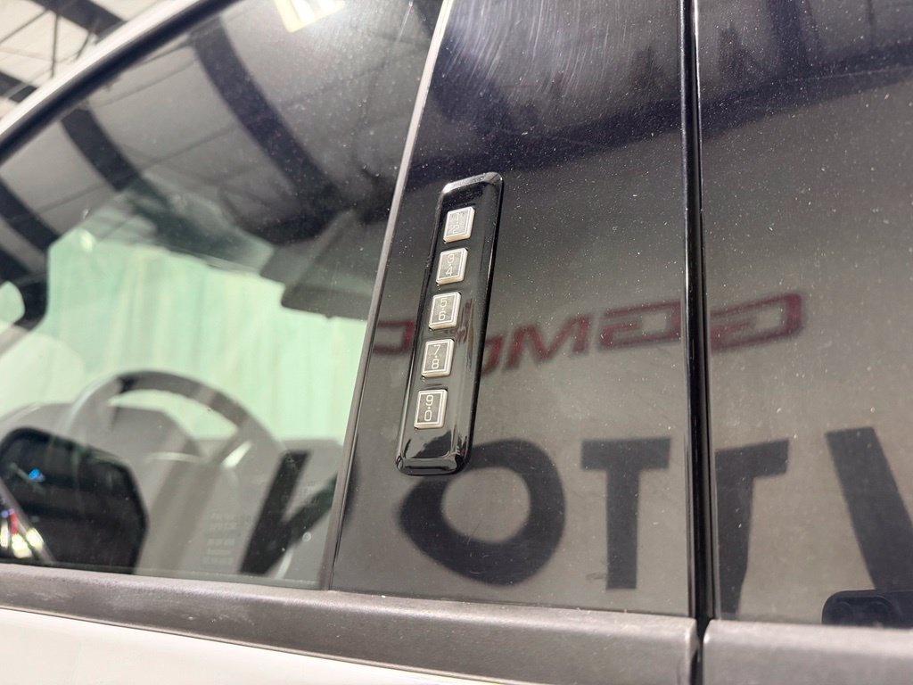Used 2018 Ford F250 XLT w/ XLT Premium Package AWD/4WD image 5