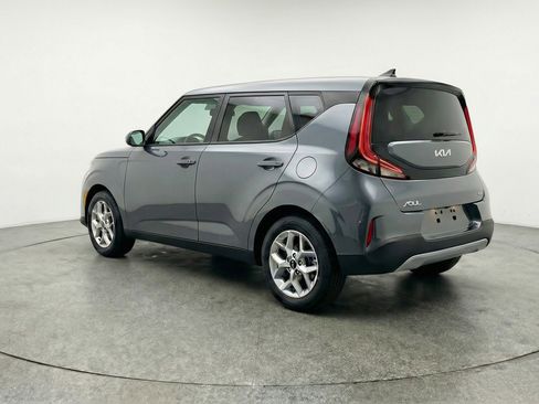 Used 2025 Kia Soul LX w/ LX Technology Package FWD image 6