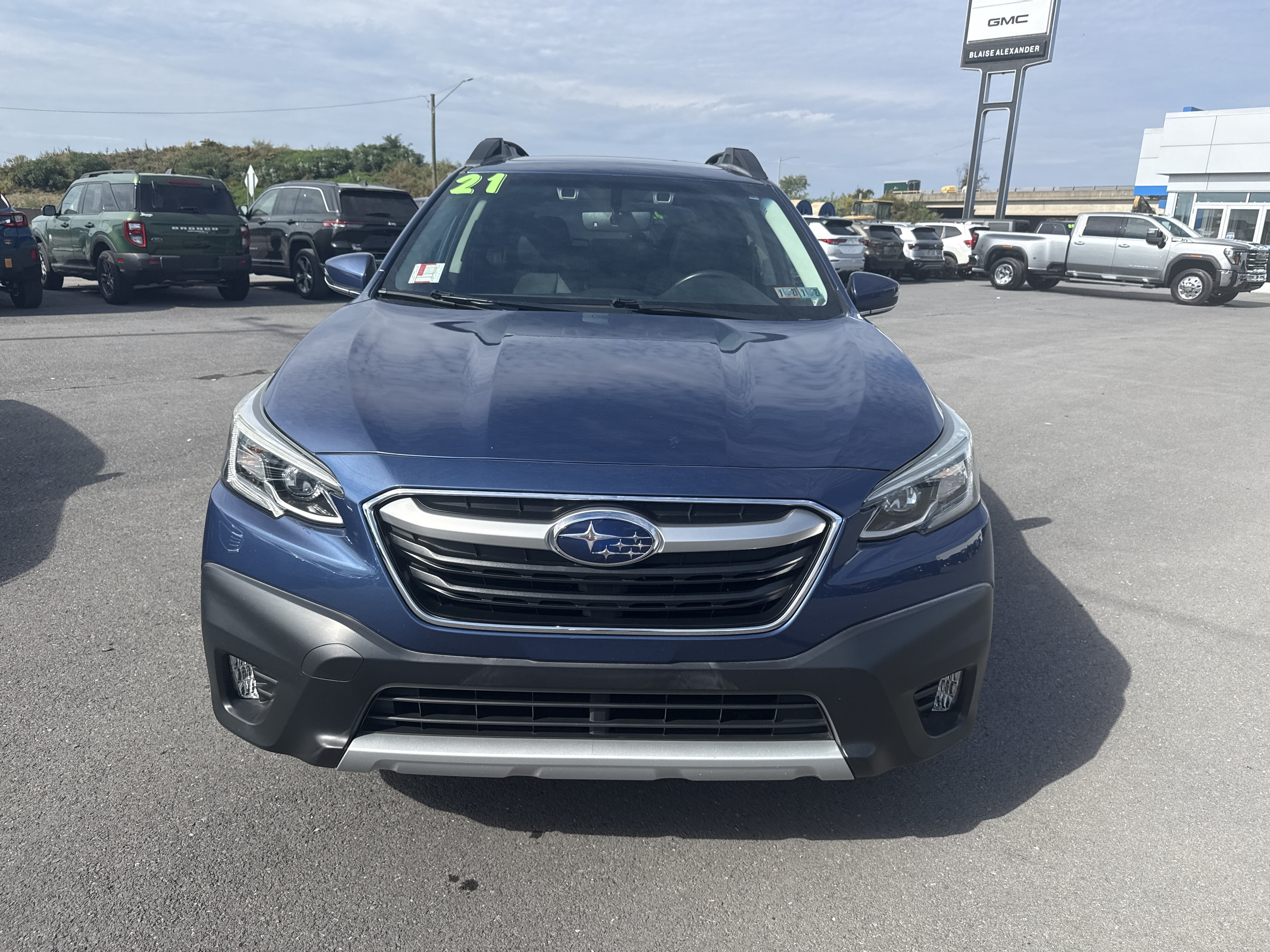 Used 2021 Subaru Outback Limited w/ Popular Package #2 AWD/4WD image 8