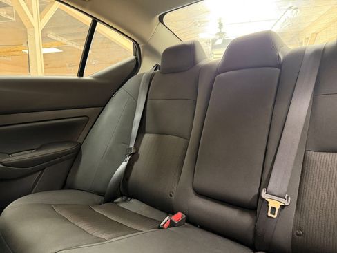 Used 2025 Nissan Altima 2.5 SV FWD image 39