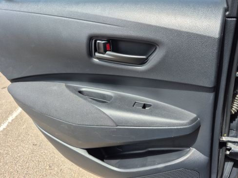 Used 2025 Toyota Corolla LE FWD image 21