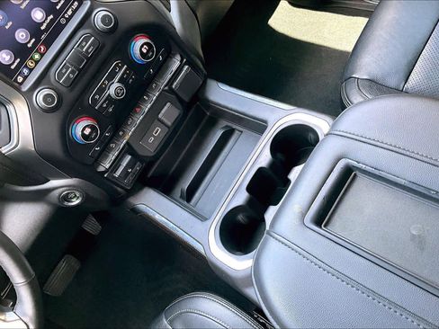 Used 2020 Chevrolet Silverado 1500 RST AWD/4WD image 16