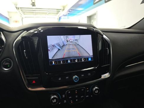 Used 2023 Chevrolet Traverse LT w/ Rear Camera Mirror Package AWD/4WD image 21