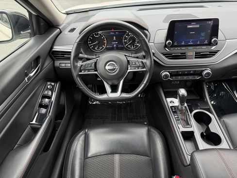 Used 2024 Nissan Altima 2.5 SR FWD image 19