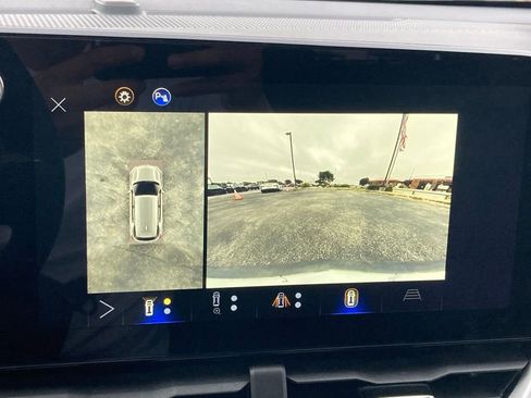 Used 2025 Chevrolet Equinox LT w/ Convenience Package II FWD image 23