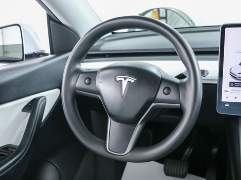 Used 2020 Tesla Model Y Long Range AWD/4WD image 12