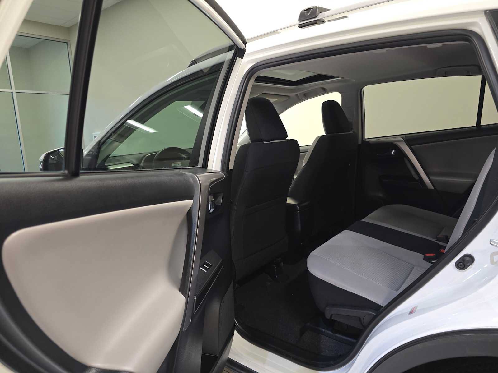Used 2017 Toyota RAV4 XLE w/ All Weather Liner Package AWD/4WD image 23