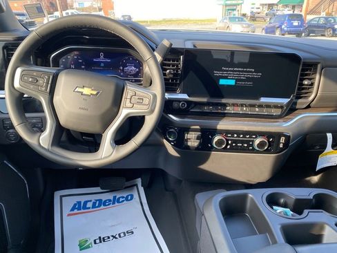 New 2025 Chevrolet Silverado 1500 LT image 13