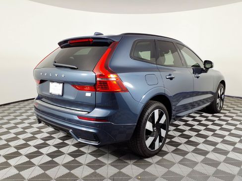 Used 2023 Volvo XC60 T8 Plus AWD/4WD image 4