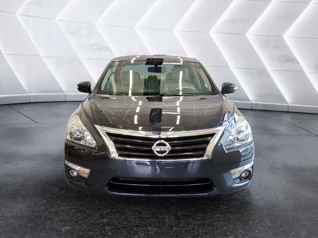Used 2015 Nissan Altima 3.5 SL FWD image 2