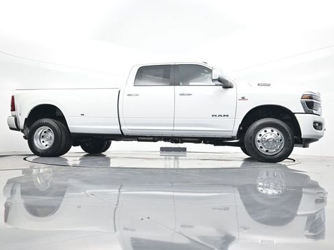 New 2026 RAM 3500 Laramie AWD/4WD image 34