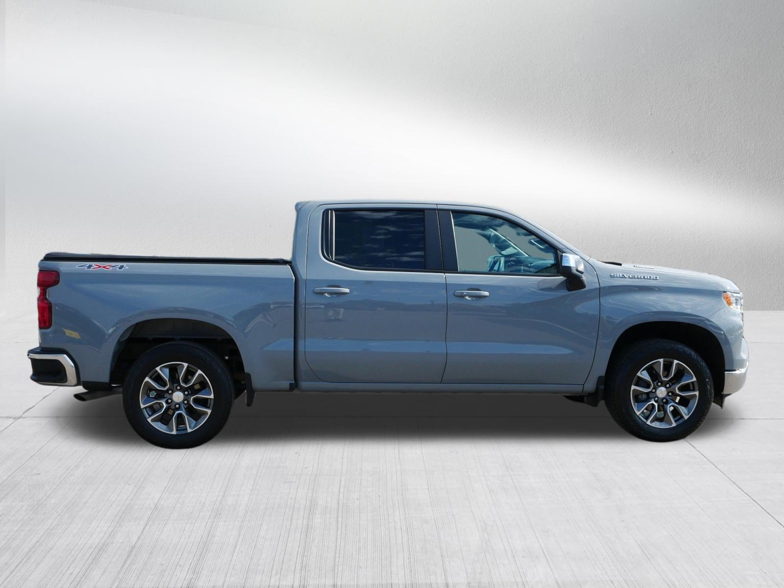 Used 2024 Chevrolet Silverado 1500 LT AWD/4WD image 8