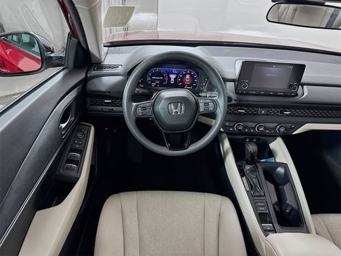 Used 2025 Honda Accord SE image 15
