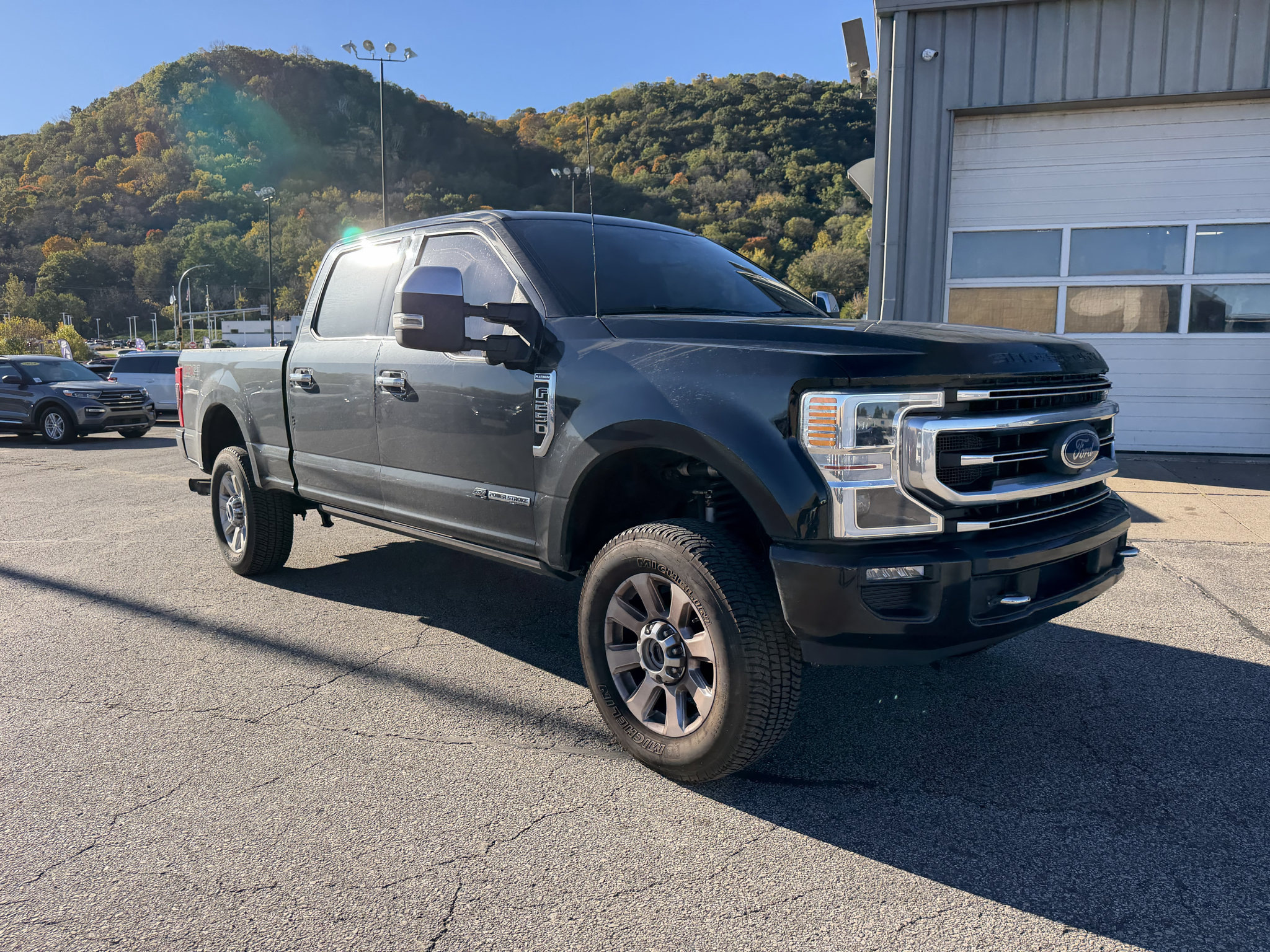 Used 2022 Ford F250 Platinum w/ FX4 Off-Road Package AWD/4WD image 2