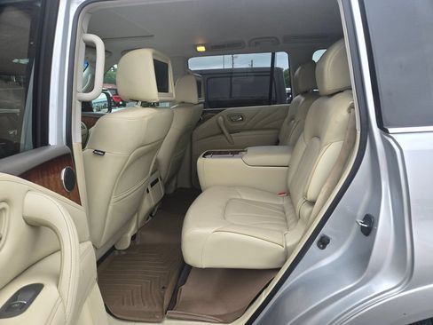 Used 2017 INFINITI QX80 2WD w/ Deluxe Technology Package image 8