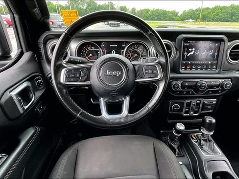 Used 2020 Jeep Wrangler Unlimited Sahara AWD/4WD image 8