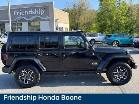 Used 2024 Jeep Wrangler Unlimited Sahara AWD/4WD image 4