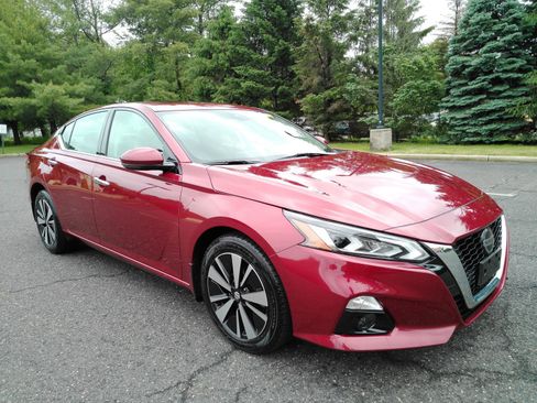 Used 2020 Nissan Altima 2.5 SL AWD/4WD image 2