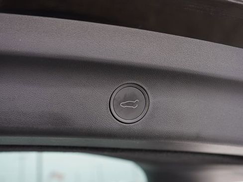 Used 2025 Tesla Model Y Long Range image 21